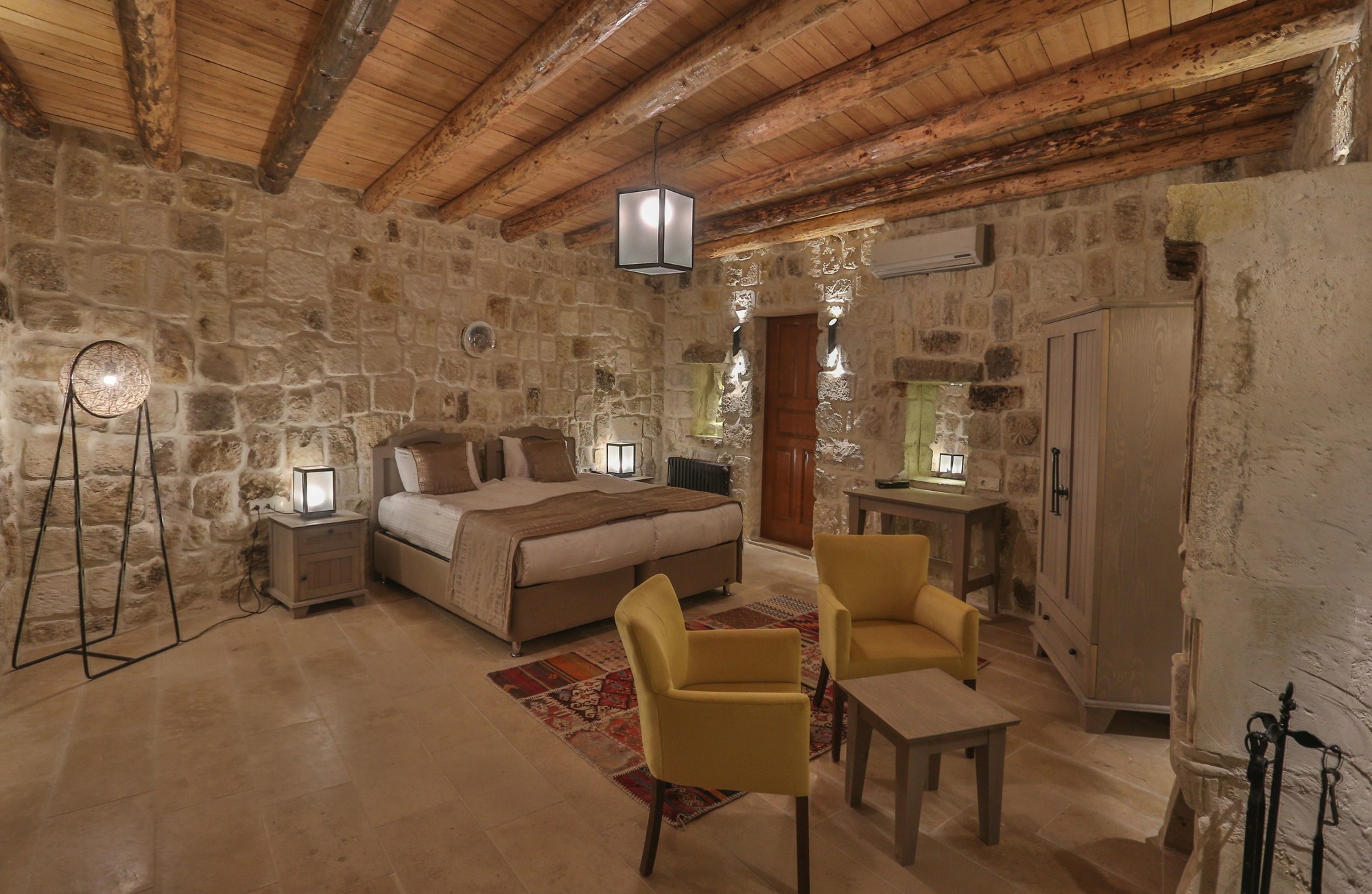 Acropolis Cave Suites