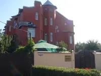 Molodezhnaya Guest House