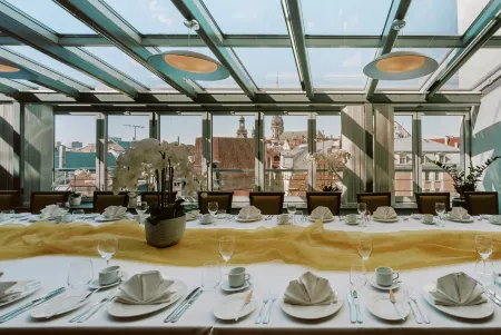 Avalon Hotel & Conferences