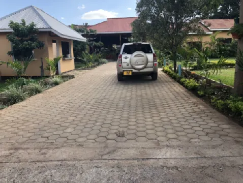 巴斯查花園旅館