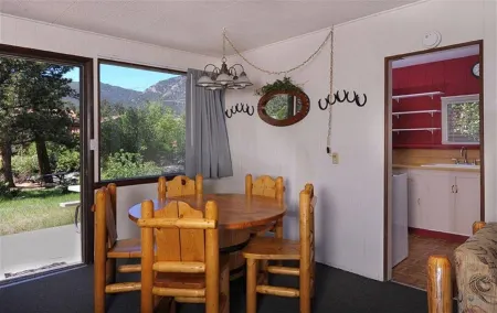 Brynwood on the River Отели рядом с достопримечательностью «Gem Lake»