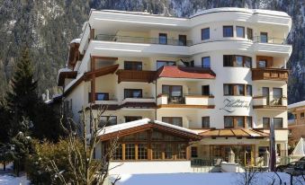 Alpine Hideaway Zillertalerhof - 4 Sterne Superior