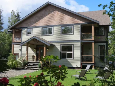 Cobble Wood & Bird Sanctuary Guest Houses Hoteles cerca del Tofino Seaplane Airport