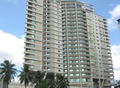 Mandarin Plaza Hotel