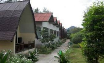 Suri Bungalows