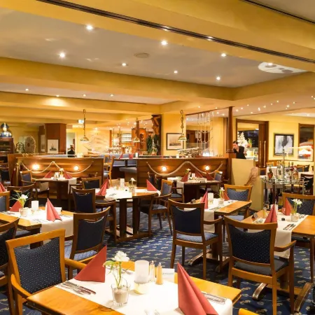 Hotel Deichgraf Отели в г. Куксхафен