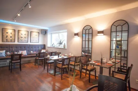 Ostseehotel Warnemünde Отели в г. Варнемюнде