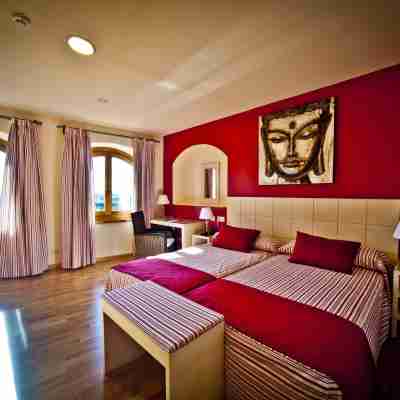 Hotel Condes de Castilla Rooms