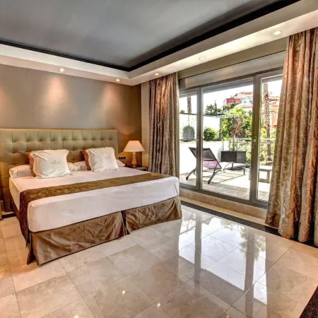 ArtPlatinum Suites&Apartments