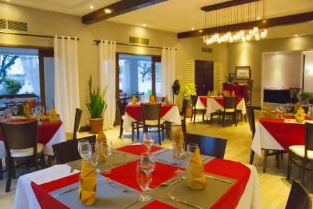 Herdmanston Lodge Hotel Отели рядом с достопримечательностью «Guyana Zoo»