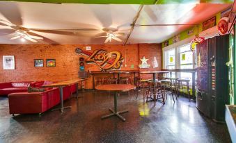 Lucky d's Youth and Traveler's Hostel