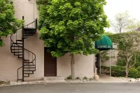 The Winter Inn Hotels in Grattan Township