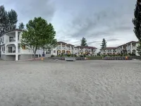 Sandy Beach Suites Hotels in Osoyoos