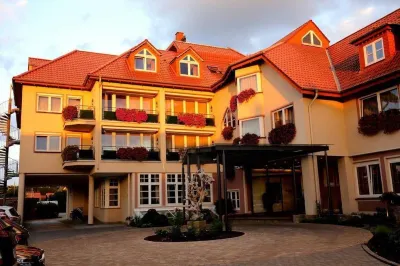 Hotel Waldkrug Hotels near Heimatverein Mastholte
