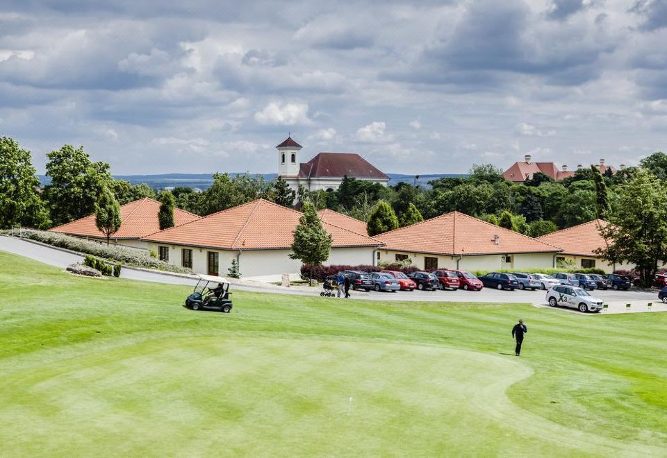 Golf Hotel Austerlitz-Slavkov u Brna Updated 2023 Room Price-Reviews &  Deals | Trip.com