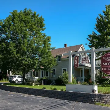 Kennebunk Gallery Motel and Cottages