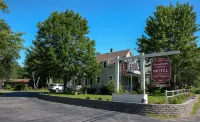 Kennebunk Gallery Motel and Cottages Hotels in Kennebunk