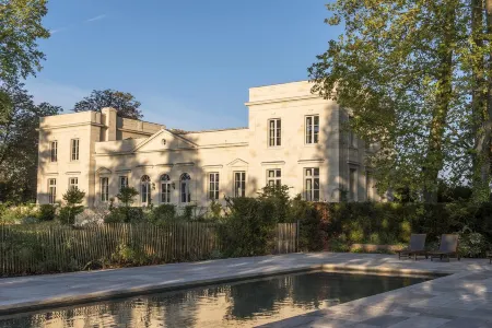 La Chartreuse - Haut-Bailly - Anciennement Château le Pape Отели в г. Кадожак