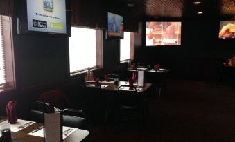 Fred's Inn Restaurant & Lodging