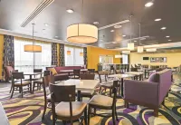 La Quinta Inn & Suites by Wyndham Luling