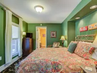 Twin Oaks Inn Hotels in Saugatuck