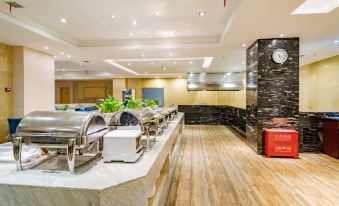 Taoran Zhongzhou Guobin Hotel