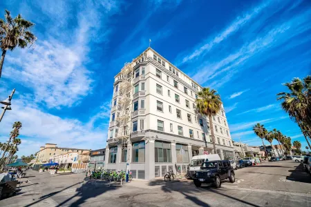 Air Venice on the Beach Отели рядом с достопримечательностью «Аббот Кинни Бульвар»