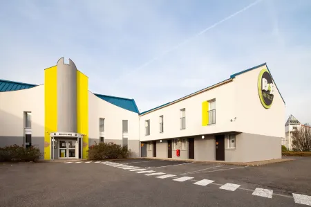 B&B Hotel Saint-Witz Отели в г. Ла Шапель-ан-Серваль