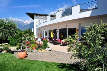 SomVita Suites Отели в г. Сан-Леонардо-ин-Пассирия