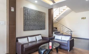 OYO 24253 Hotel Avirat Inn