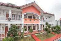 Hotel Lurus Hotels near Brader Camp
