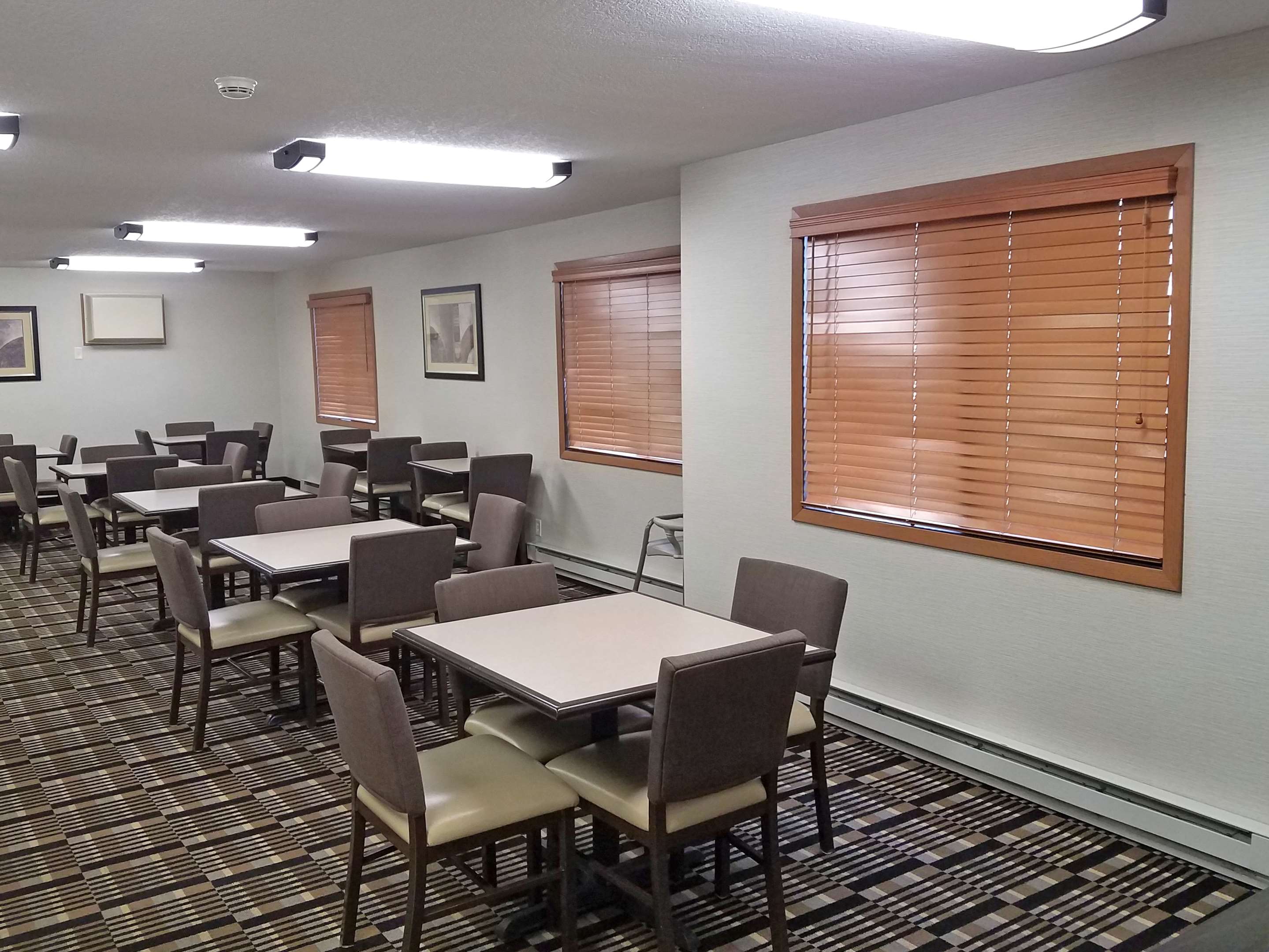 Americas Best Value Inn and Suites Bismarck