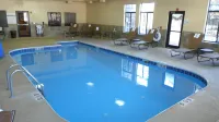 Holiday Inn Express HOCKING HILLS-LOGAN by IHG - Swimmingpools