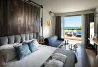 Hotel Blue Dream Palace Tripiti Resort