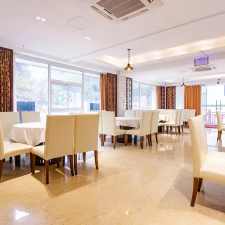 Danxia Valley Hotel