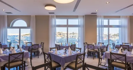 Waterfront Отели рядом с достопримечательностью «Форт Маноэль»