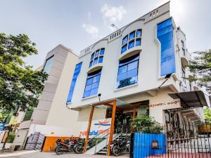 OYO Hotel Grand Tiara Near Jazz Cinemas Luxe