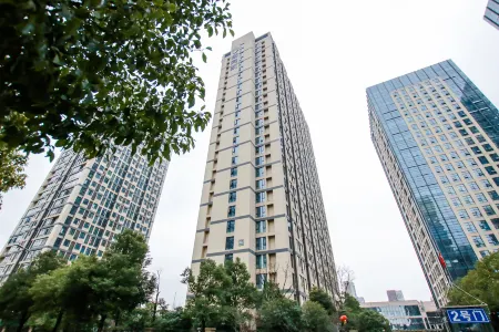 New Beacon Chuyue Hotel (Jiangxia Tan Xinpei Park Subway Station)