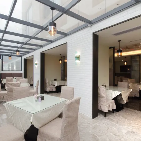 Huayi Hotel