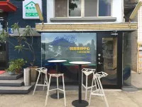 Breeze & Waves A Seaside Inn