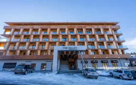 The Valley Bakuriani MountInn Отели рядом с достопримечательностью «Starting point. Trail to Tsaghveri»