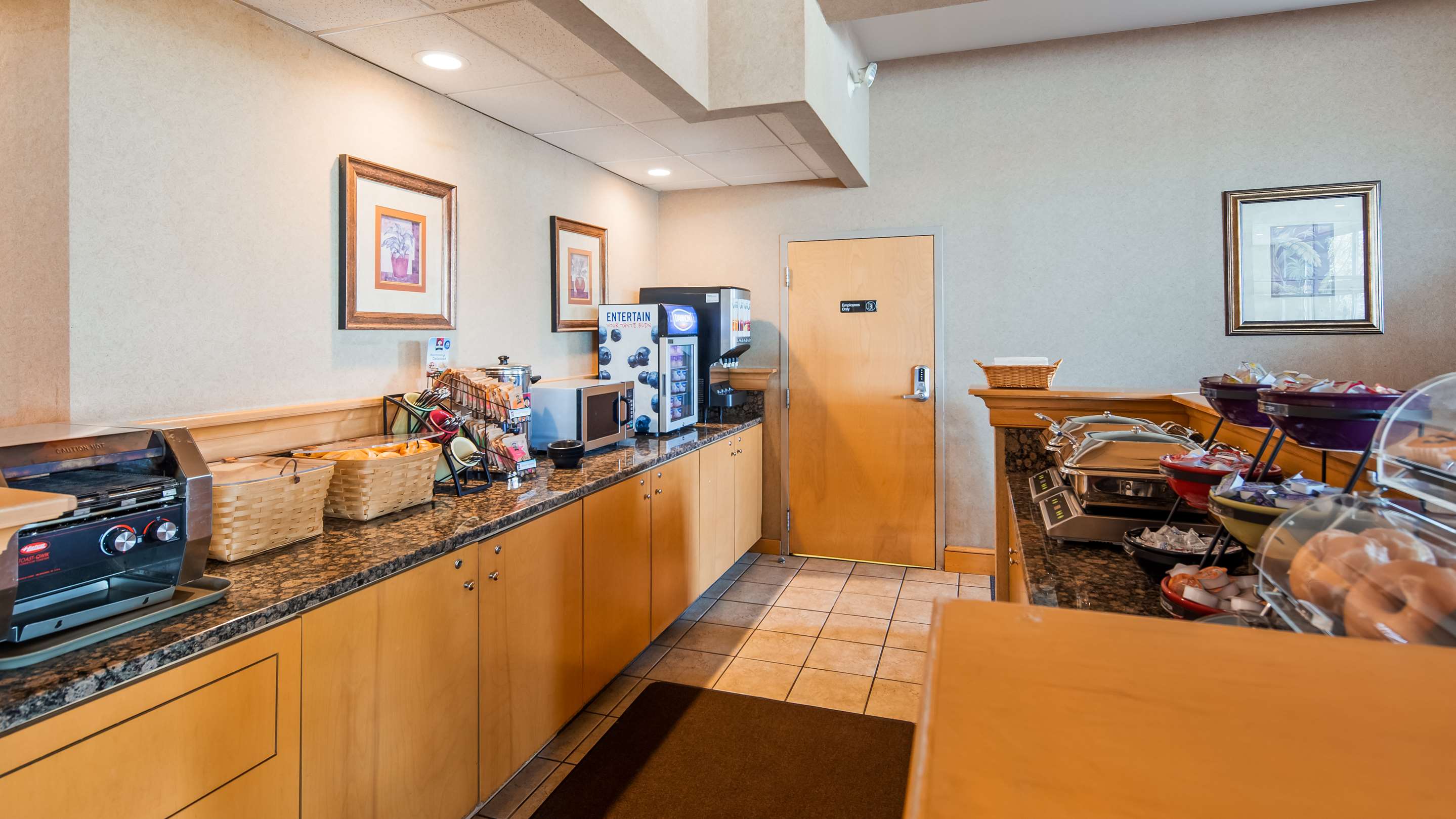 Best Western Plus Revere Inn & Suites