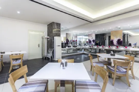 Jinjiang Inn Select (Xining Wusi West Road Xinhualian Square)