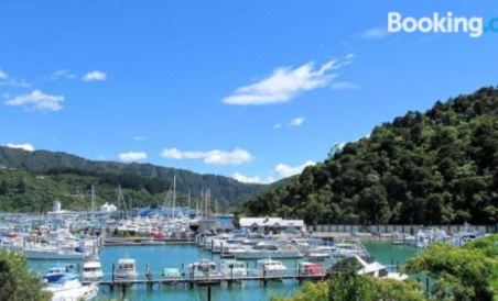 3 & 4 Bedroom Holiday Houses Central Picton