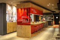 聖熱尼普伊日內瓦宜必思酒店（法國邊境內） - 停車場