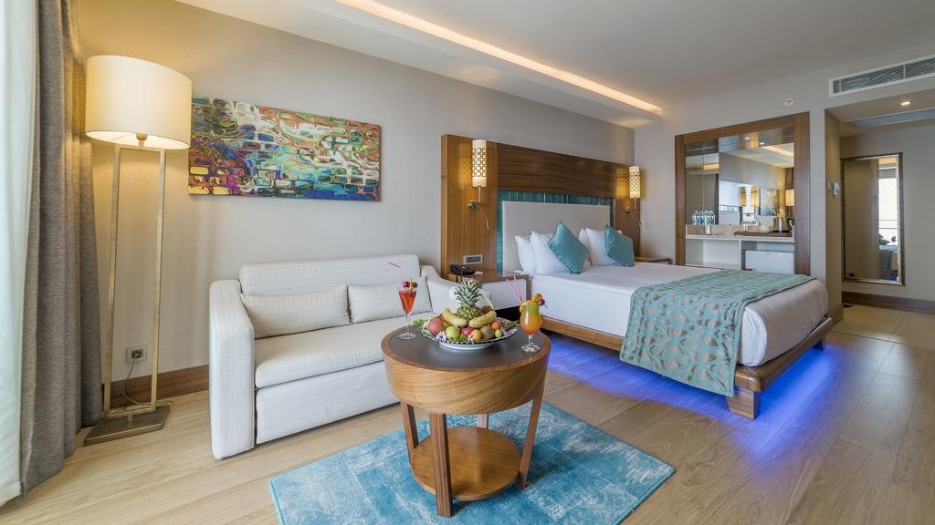 Ramada Hotel & Suites Kusadasi