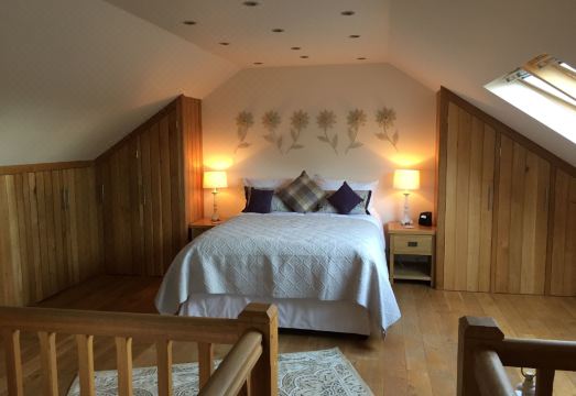 The Apple Shed - Housity