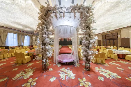 Yulong International Hotel