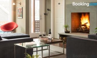 8 Dyer Hotel