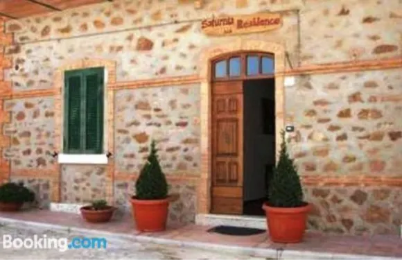 薩圖尼亞住宿酒店